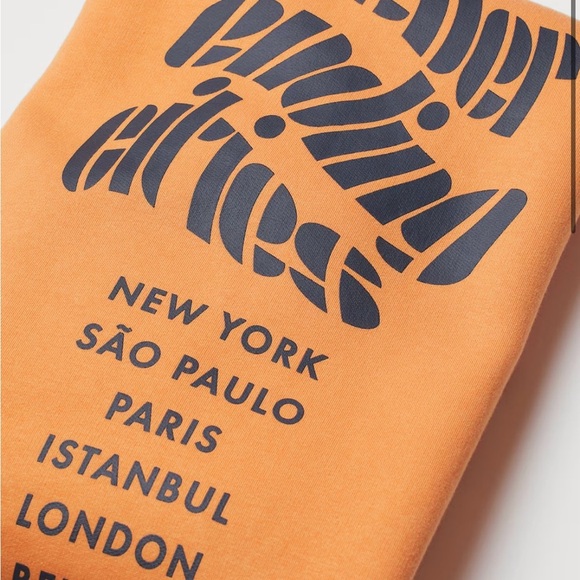 H&M | MEDIUM ORANGE MOTIF DETAIL SWEATSHIRT NEVER ENDING CITIES CREWNECK - Picture 6 of 6